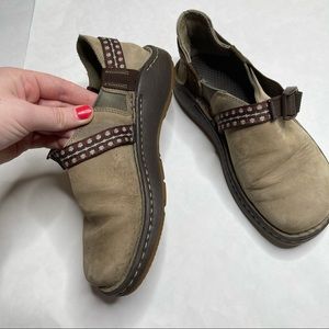 Chaco Women’s 7 Tan Suede Shoes